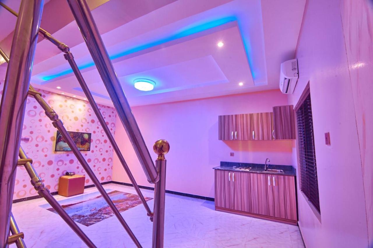 Double M Exquisite Suites And Lounge Lekki Ogombo Luaran gambar