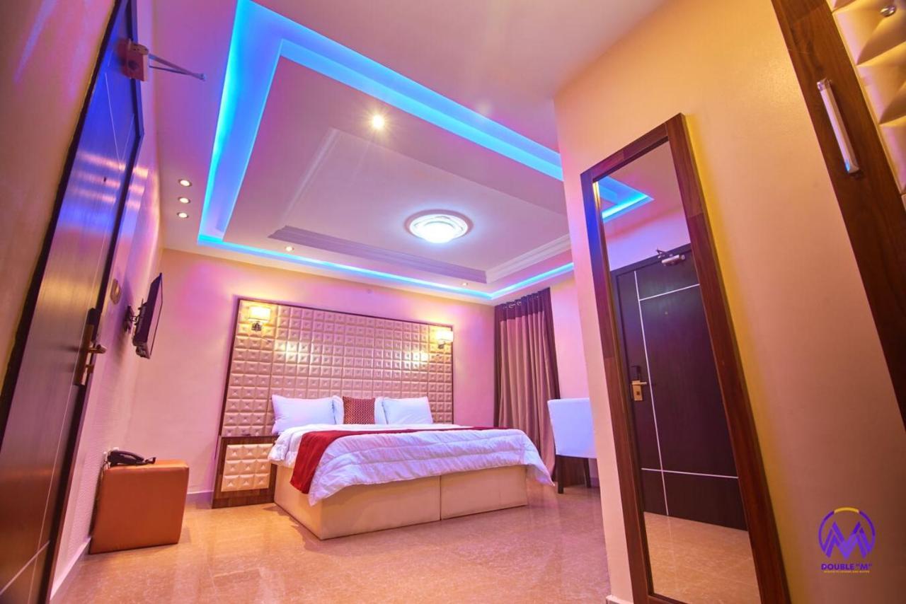 Double M Exquisite Suites And Lounge Lekki Ogombo Luaran gambar
