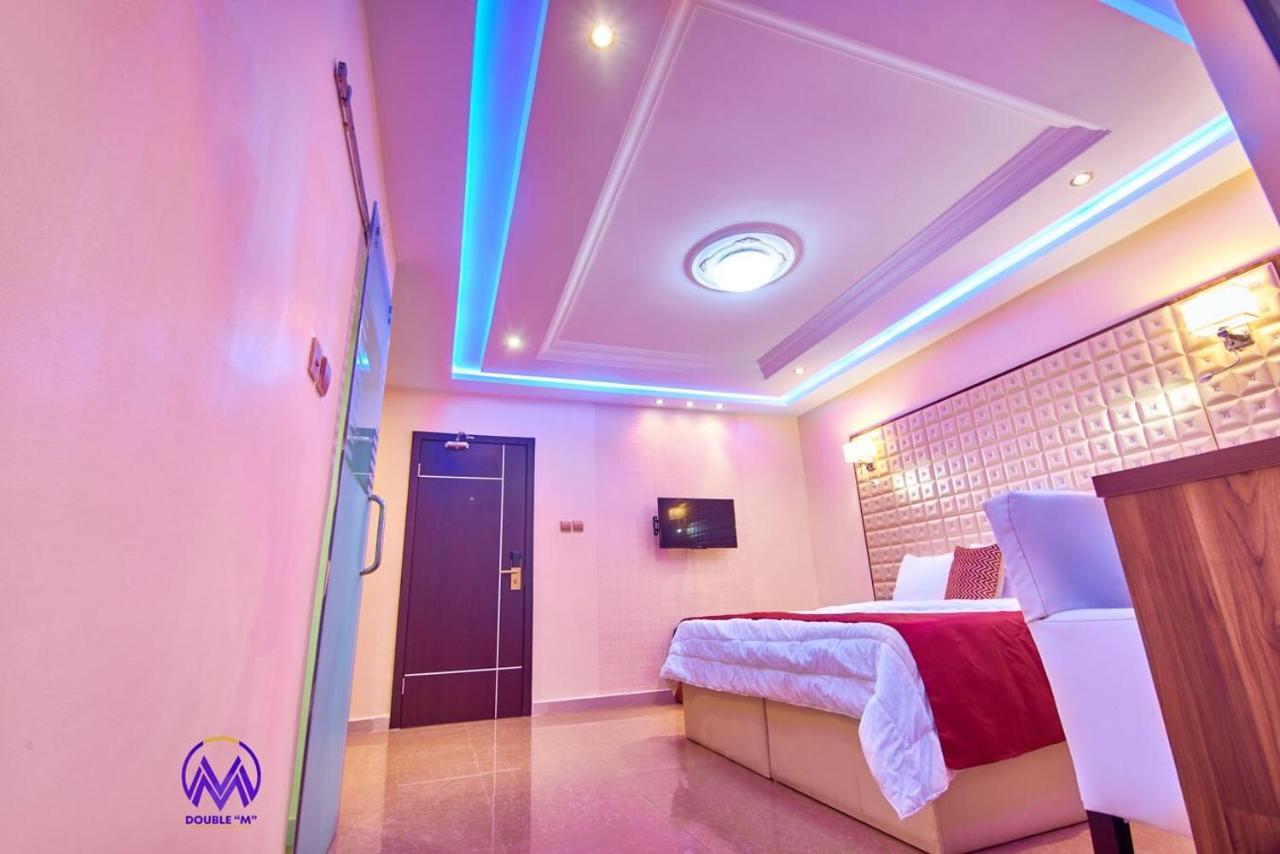 Double M Exquisite Suites And Lounge Lekki Ogombo Luaran gambar