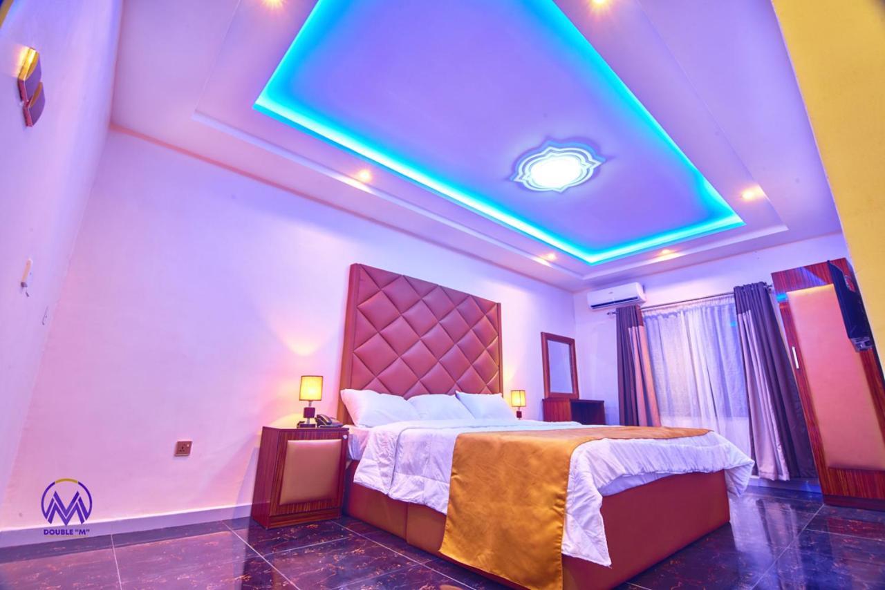 Double M Exquisite Suites And Lounge Lekki Ogombo Luaran gambar