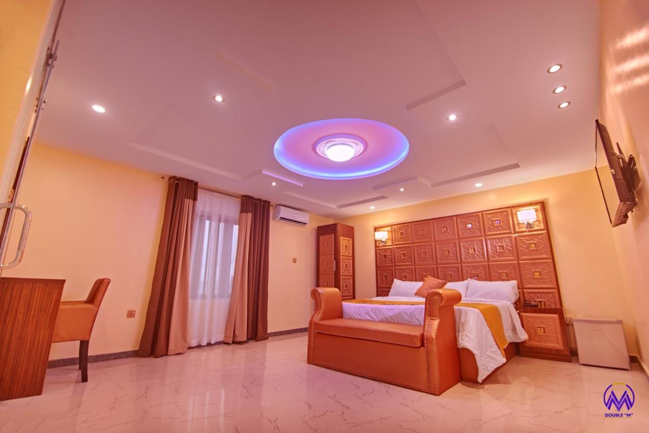 Double M Exquisite Suites And Lounge Lekki Ogombo Luaran gambar