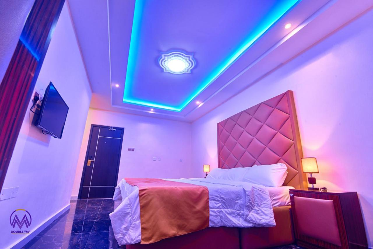 Double M Exquisite Suites And Lounge Lekki Ogombo Luaran gambar