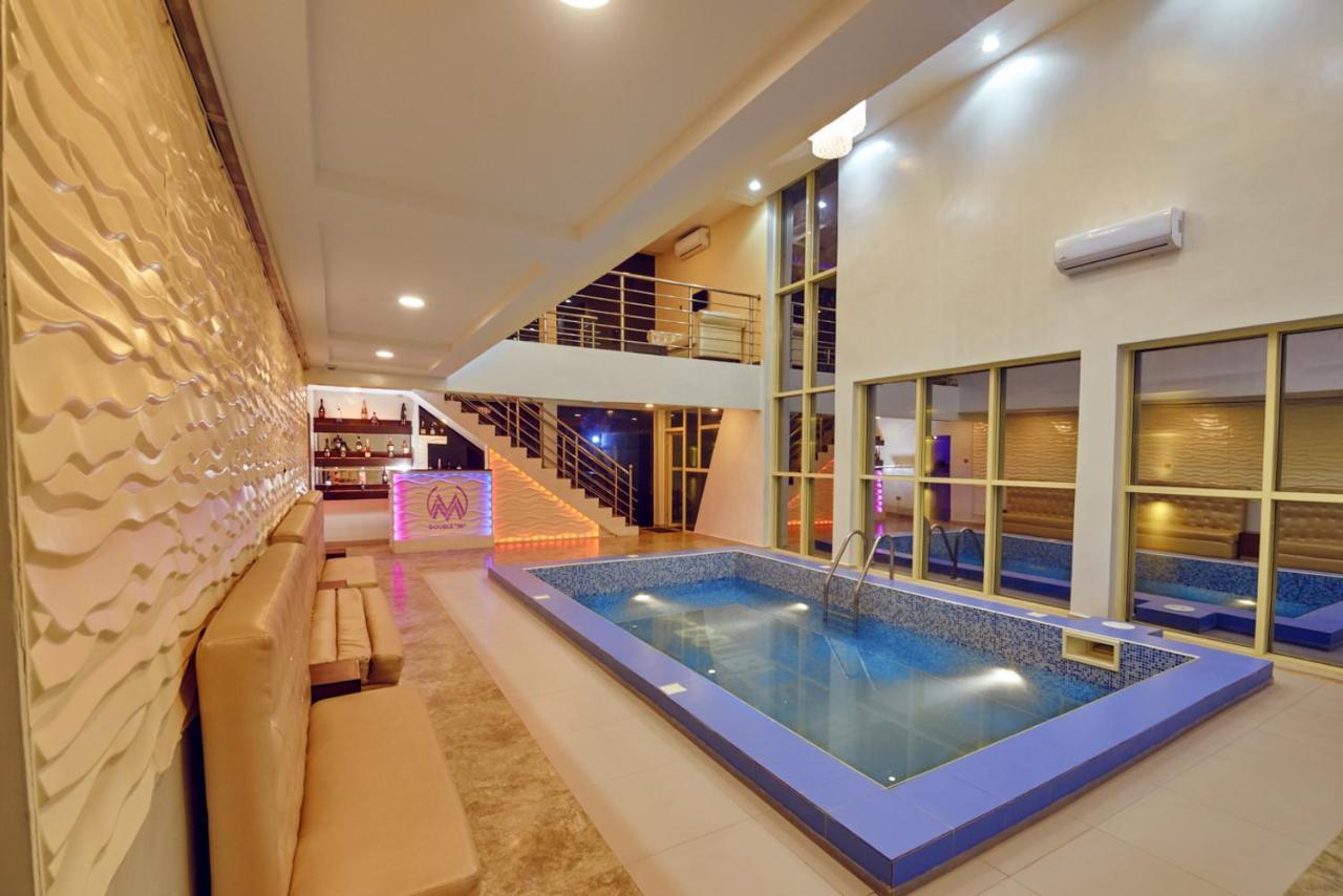 Double M Exquisite Suites And Lounge Lekki Ogombo Luaran gambar