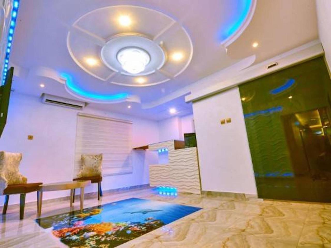 Double M Exquisite Suites And Lounge Lekki Ogombo Luaran gambar