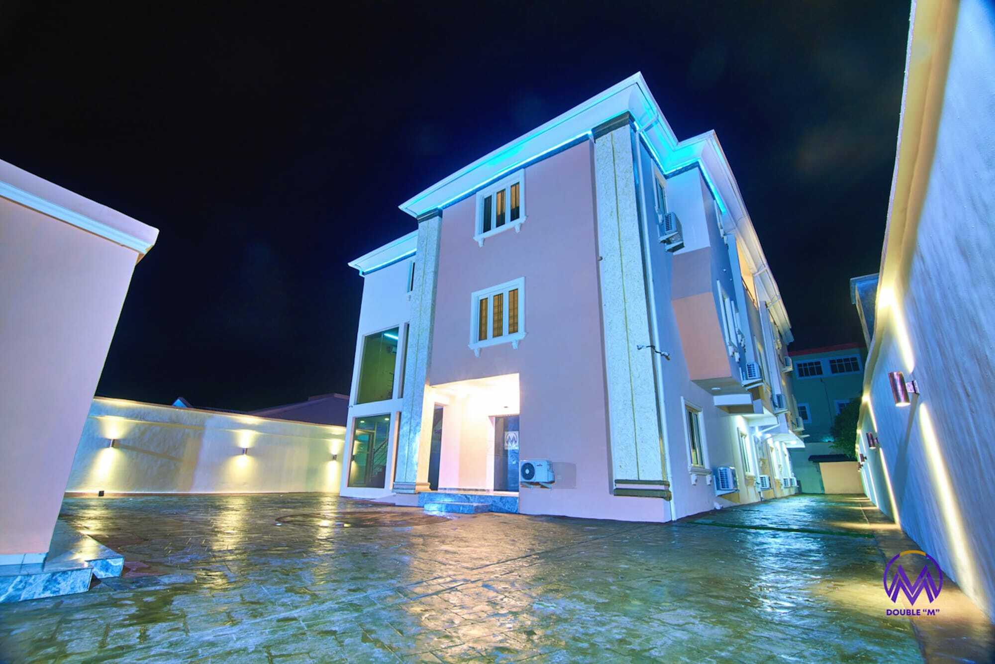 Double M Exquisite Suites And Lounge Lekki Ogombo Luaran gambar